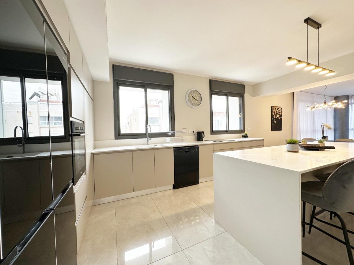 Mini Penthouse Near The Beach Νετάνια Εξωτερικό φωτογραφία