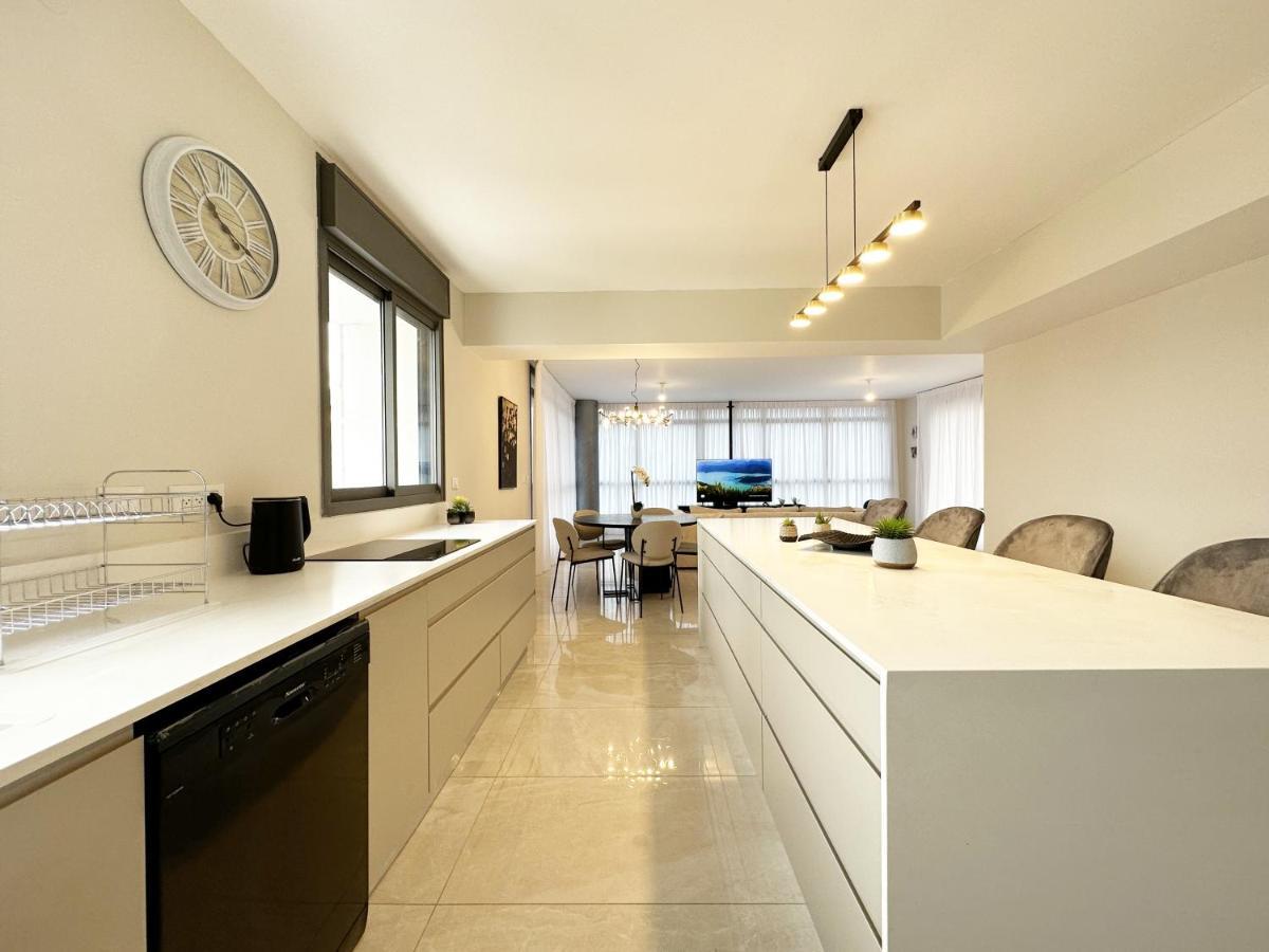 Mini Penthouse Near The Beach Νετάνια Εξωτερικό φωτογραφία