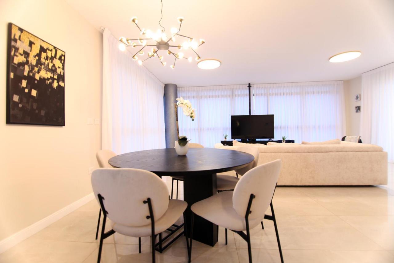 Mini Penthouse Near The Beach Νετάνια Εξωτερικό φωτογραφία