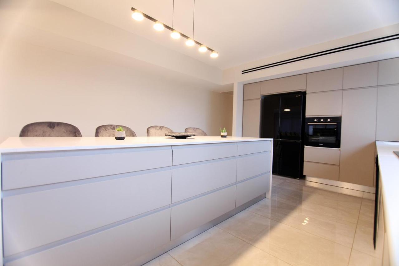 Mini Penthouse Near The Beach Νετάνια Εξωτερικό φωτογραφία